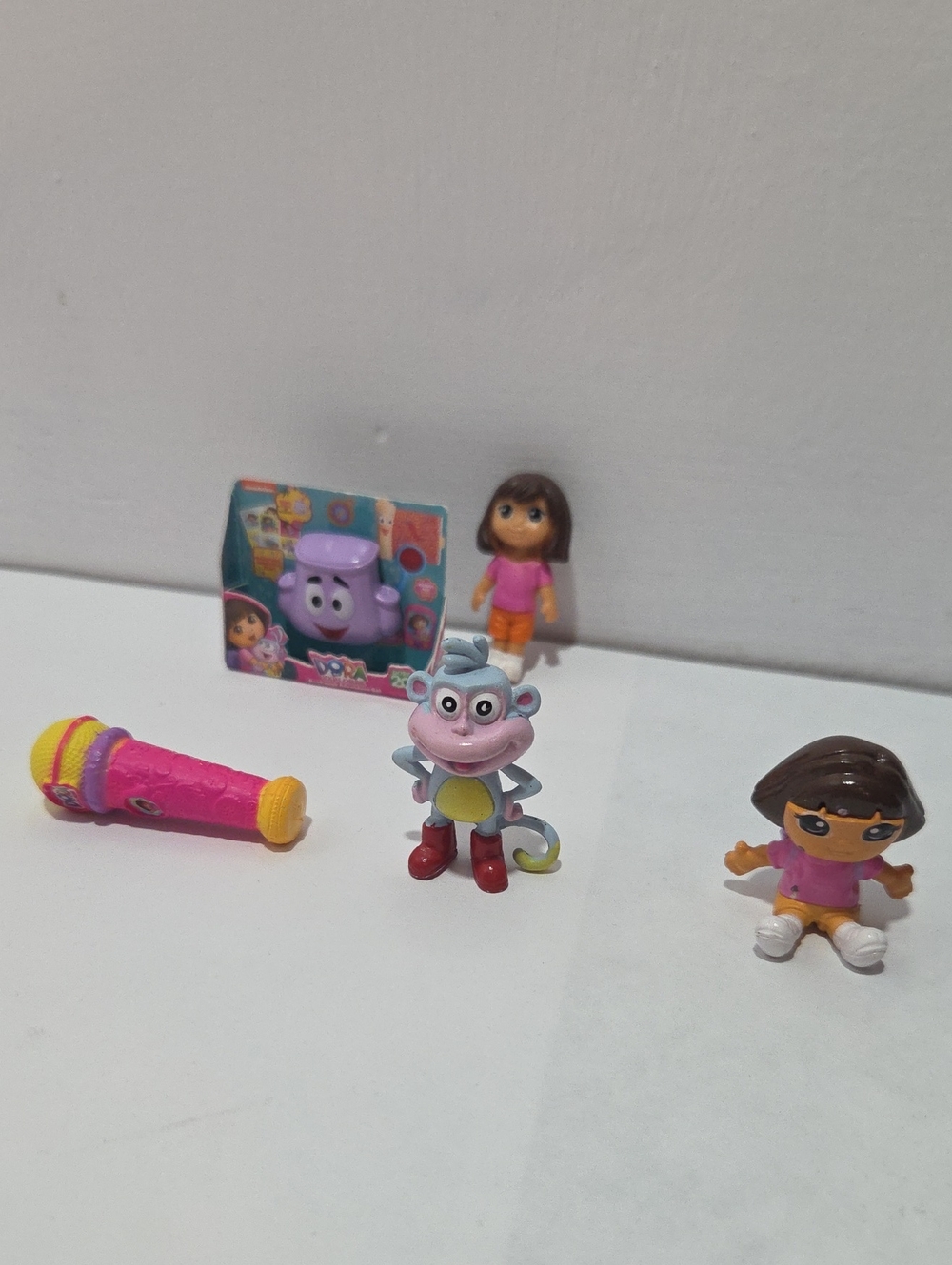 Dora the Exlplora Mini Brands toys
